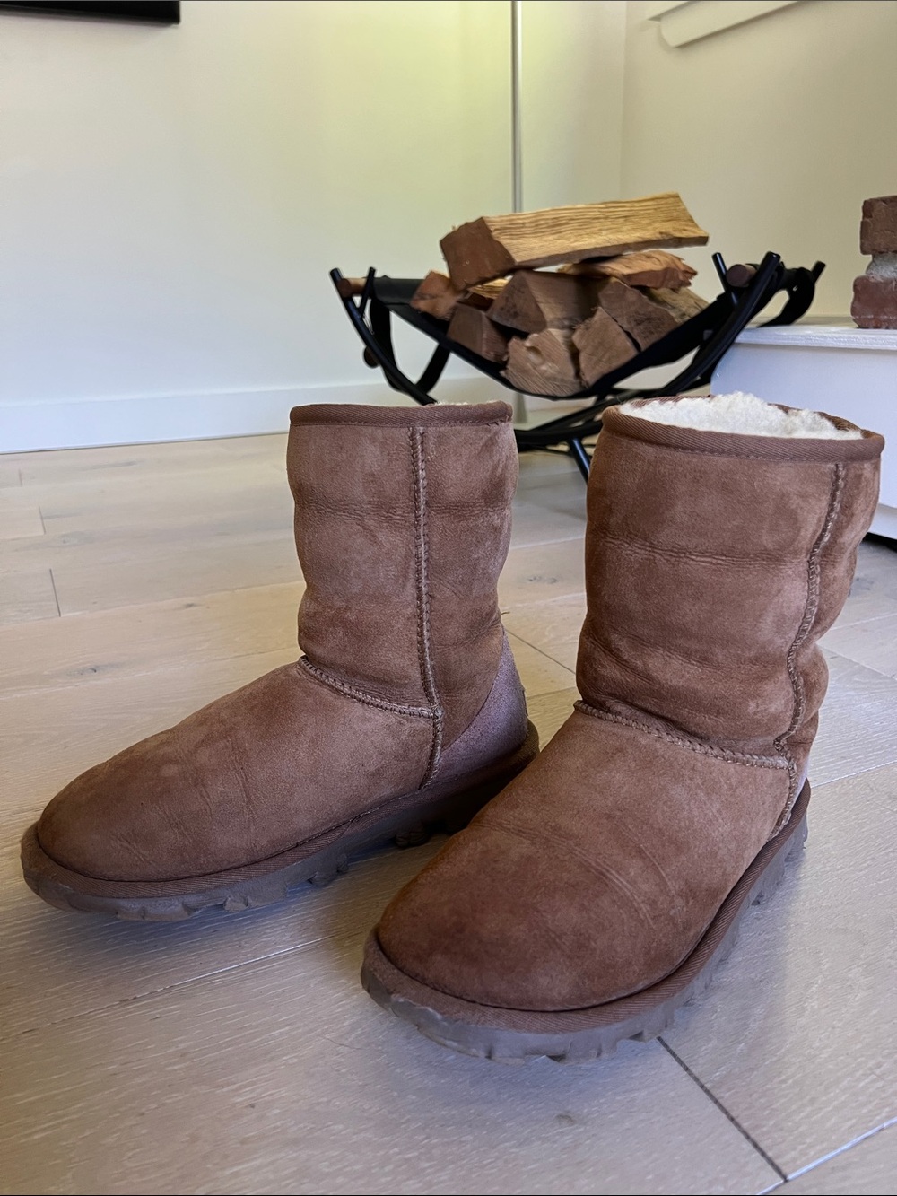 UGG Women's Essential Short Boot 'Chestnut' Size 8